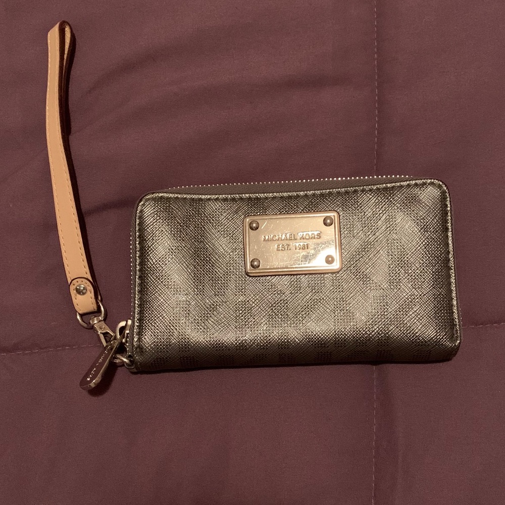 WALLET // Michael Kors
